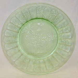 Jeannette Depression Glass Green FLORAL POINSETTIA 7 3/4 Inch Salad Plate
